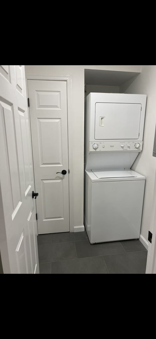 Building Photo - Manors of Lawrenceville!