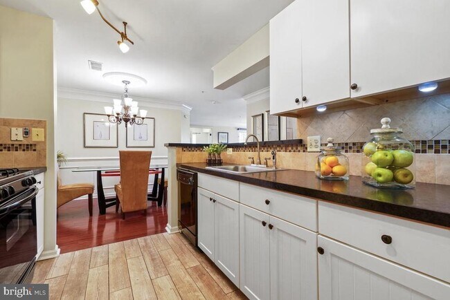 Foto del edificio - 8095 Lacy Dr
