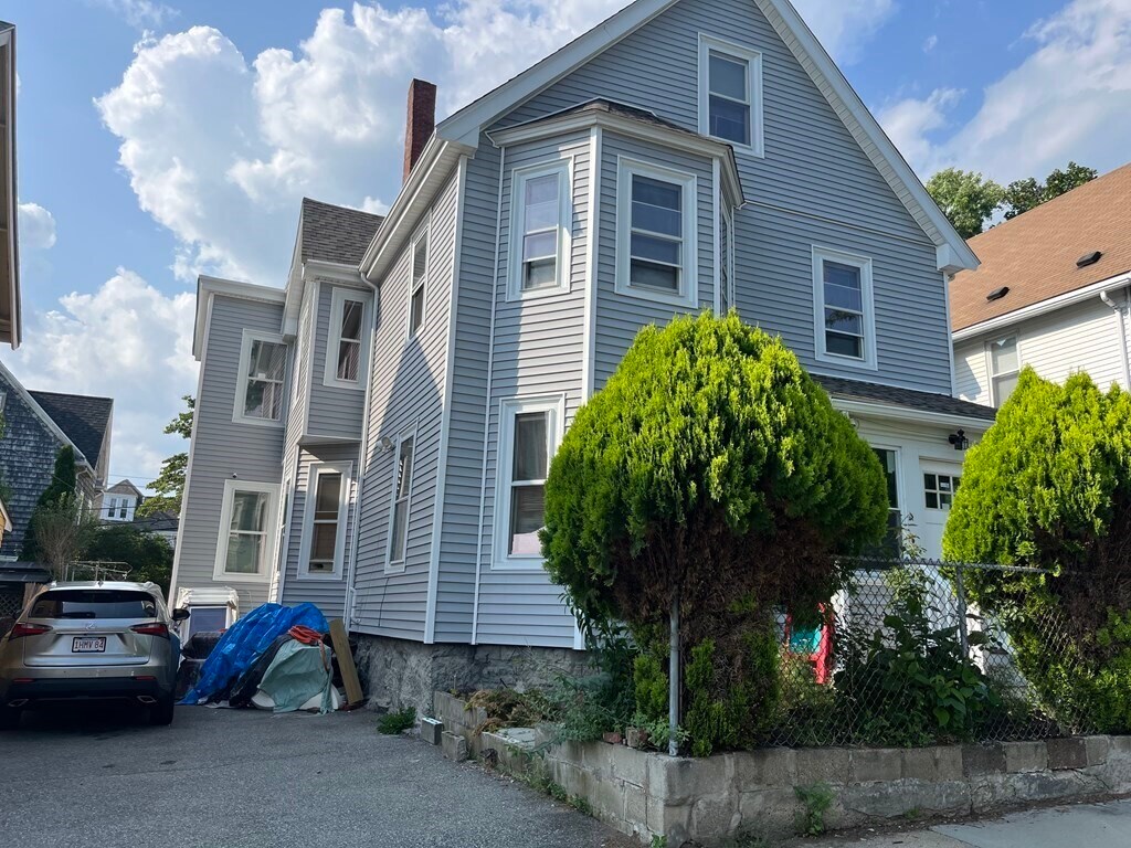 Primary Photo - 34 Dracut St