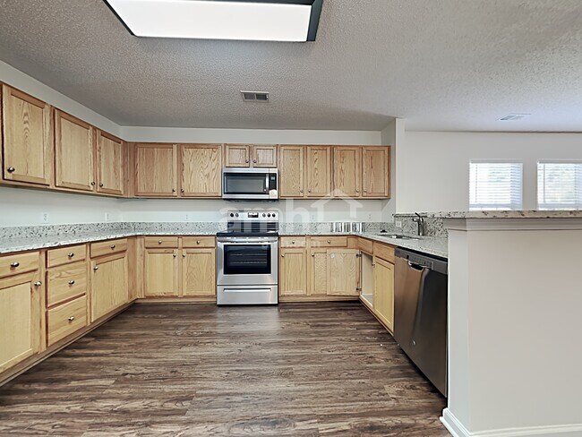 Foto del edificio - 1051 Briar Rose Ln