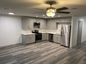 Building Photo - 8111 Corinth St