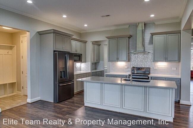 Foto del edificio - 5 br, 4.5 bath House - 4820 Beulah Church ...