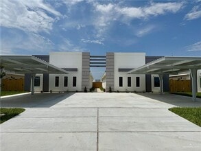 Building Photo - 3000 W Driftwood St