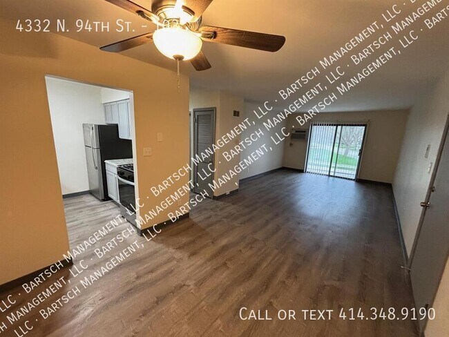 Foto del edificio - 4332 N 94th St