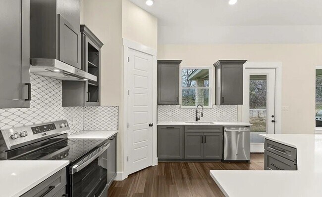 Foto del edificio - 4416 Austin Cir