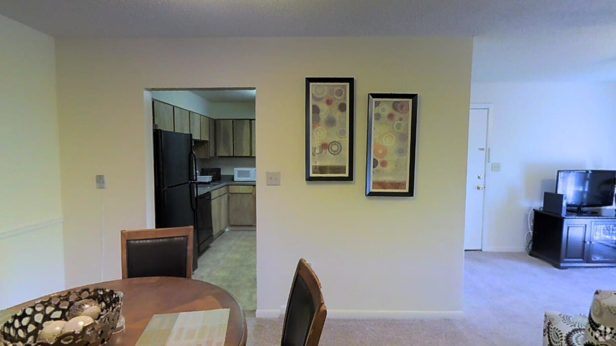Photo - Lakeland East Apartments