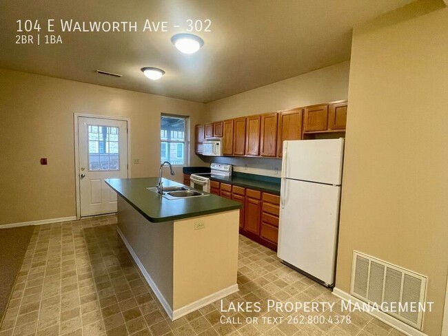 Building Photo - Adorable 2BR/1BA Third Floor Walk up in Hi...