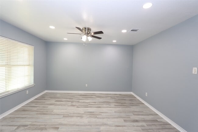 Building Photo - 9218 Mission Arbor Ln