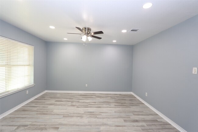 Foto del edificio - 9218 Mission Arbor Ln