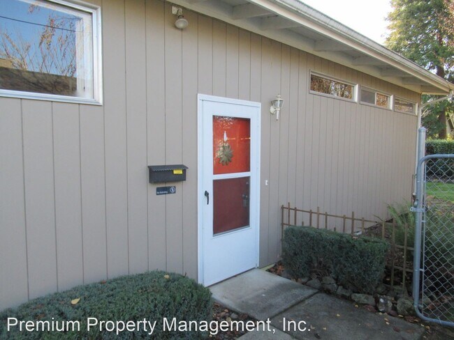 Foto del edificio - 3 br, 1 bath House - 1675 Church St SE