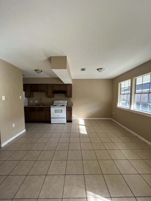 Photo - El Scott Apartment