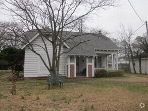 Building Photo - 400 Atlantic Christian College Dr NE
