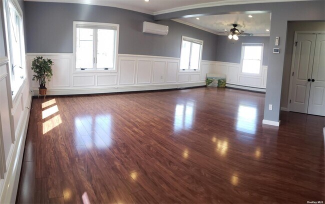 Building Photo - 1 Harvest Ln