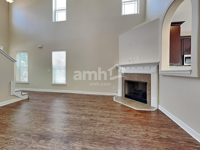 Foto del edificio - 130 Summer Hill Ct