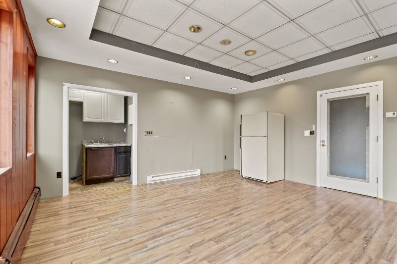 Building Photo - 129 N River St