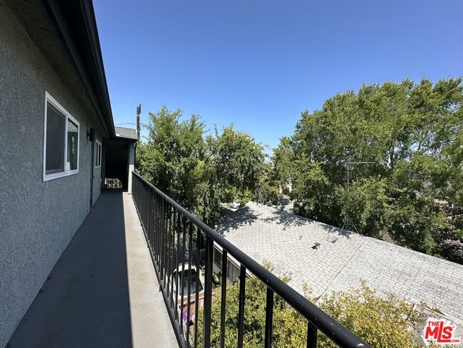 Building Photo - 1108 Termino Ave