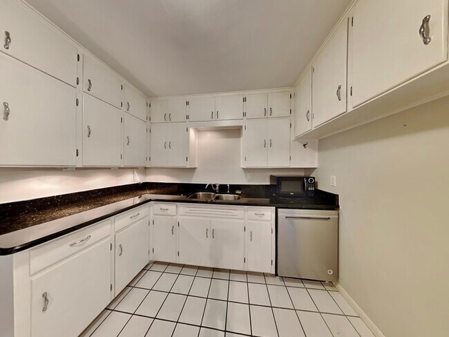 Foto del edificio - 729 Mayfair Cir