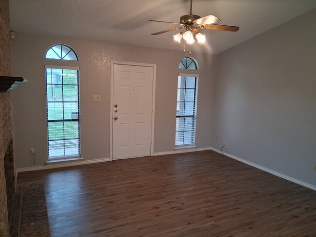 Building Photo - 2508 Sherman Dr