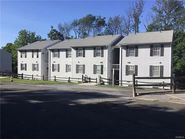 Primary Photo - 9 Lexington Hills Rd
