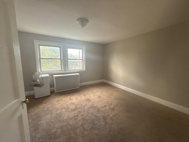 Foto del edificio - 104 Willow Spring Rd
