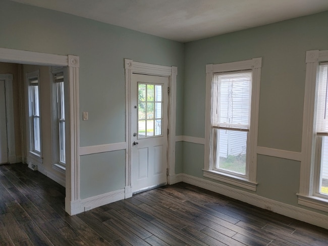 Building Photo - 164 South St