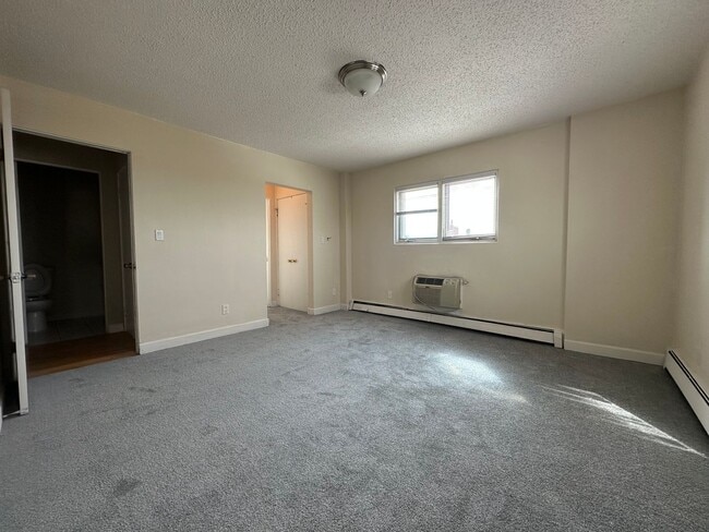 Interior Photo - 1321 Franklin