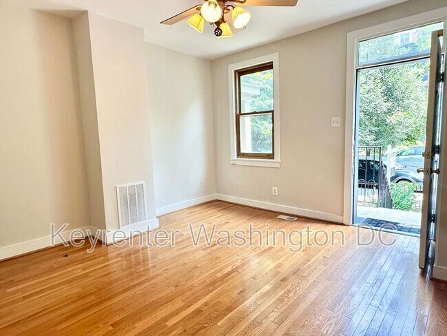 Foto del edificio - 1528 8th St NW