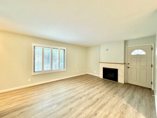Building Photo - Beautiful 2Bd/2Ba Located in Point Loma!