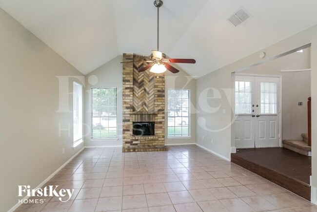 Building Photo - 6610 Cove Lake Dr