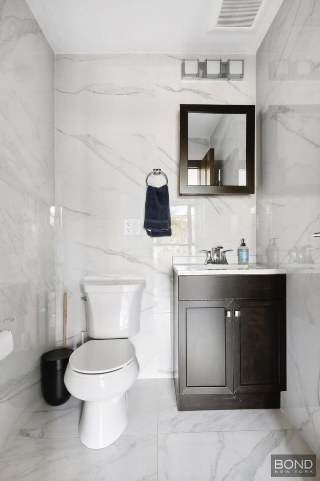 Building Photo - 0 bedroom in Brooklyn NY 11222