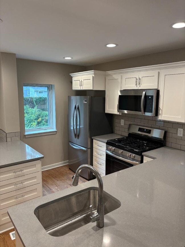 Foto del edificio - 1471 Ashland Ave