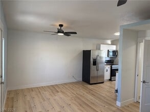 Building Photo - 659 D