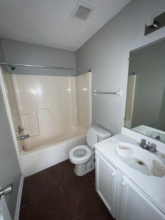 Building Photo - 4555 Addington Dr