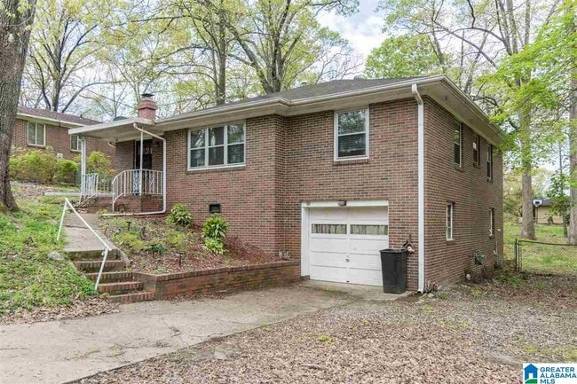 Building Photo - 828 Hickory Dr