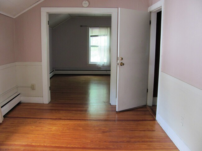 Foto del edificio - 322 N Plain St