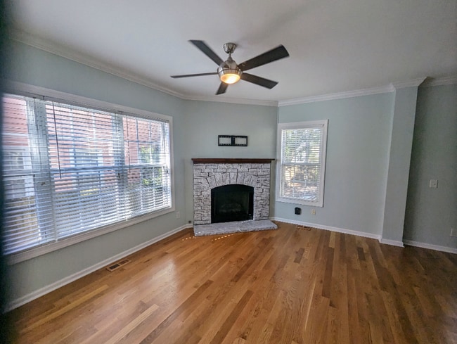 Foto del edificio - 2 BD Townhouse in Downtown Charleston- 1st week's Rent FREE