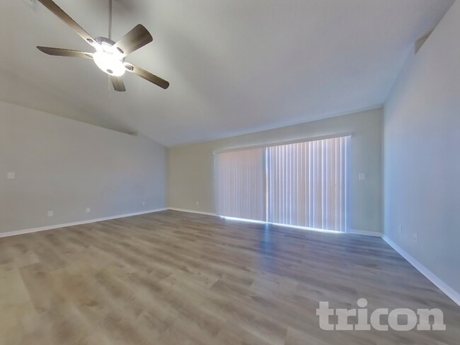 Building Photo - 1026 Sandhill St