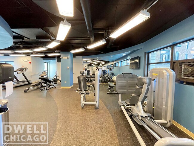 Foto del edificio - 3330 S Michigan Ave