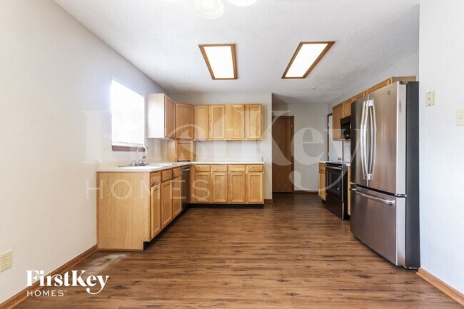 Building Photo - 301 Sunbeam Ln
