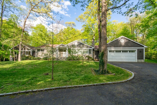 Foto del edificio - 36 Whitney Ln