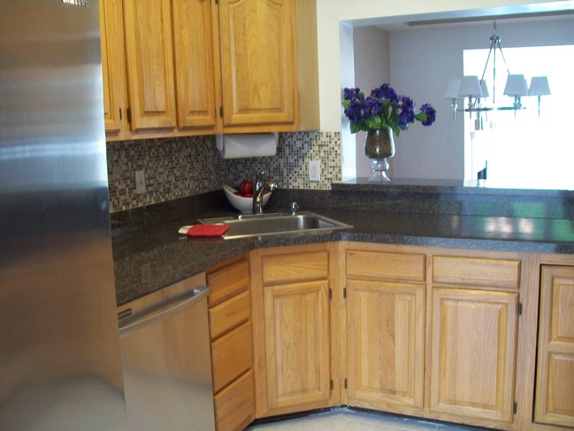 Building Photo - 318 Water Pointe Ln