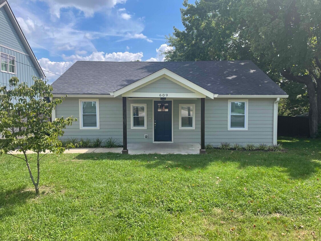Primary Photo - 609 West End Cir