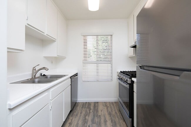 Interior Photo - Trade Winds Apartments