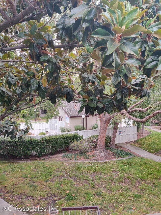 Foto del edificio - 6252 Civic Terrace Ave