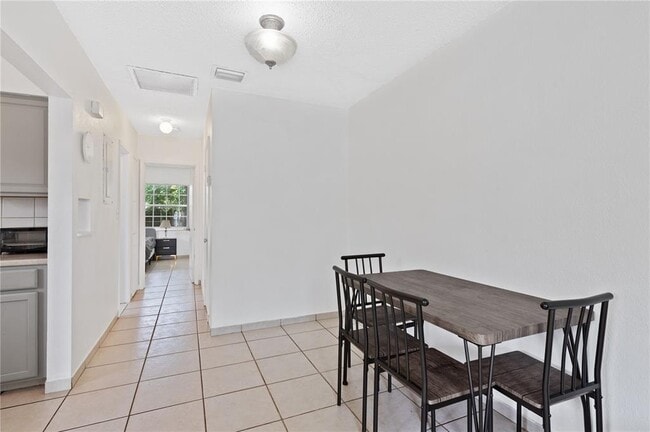 Foto del edificio - 1230 NW 7th Ter