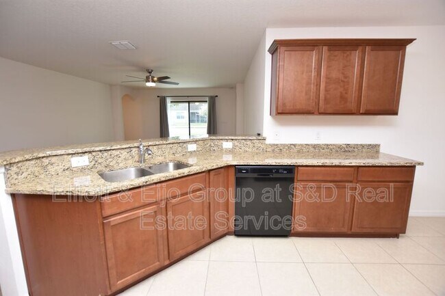 Building Photo - 2471 Winnipeg Dr