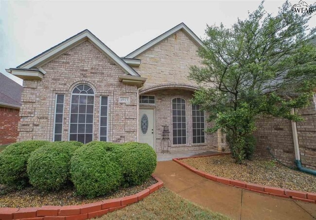Building Photo - 4919 Silver Crest Dr