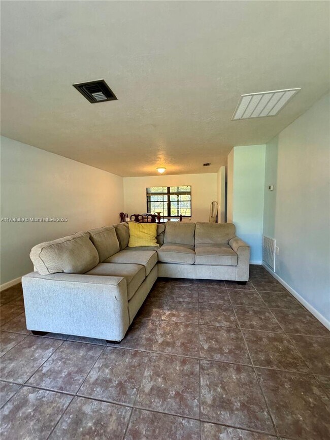 Foto del edificio - 8763 SW 205th Cir