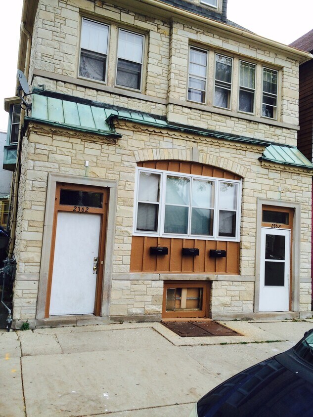 2362 S 9th St Unit Upper Front, Milwaukee, WI 53215 2362 S 9th St Milwaukee, WI