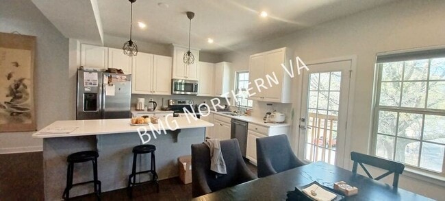 Foto del edificio - 4504 Joseph Bristow Ln